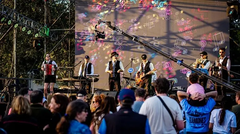 Rosh Hashaná Urbano llega a Buenos Aires con una megafiesta gratuita que celebra el Año Nuevo Judío en Plaza Seeber