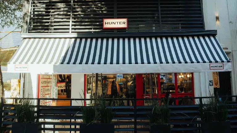 Frente del local Hunter