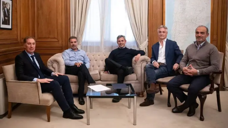 Referentes del PRO y LLA reunidos