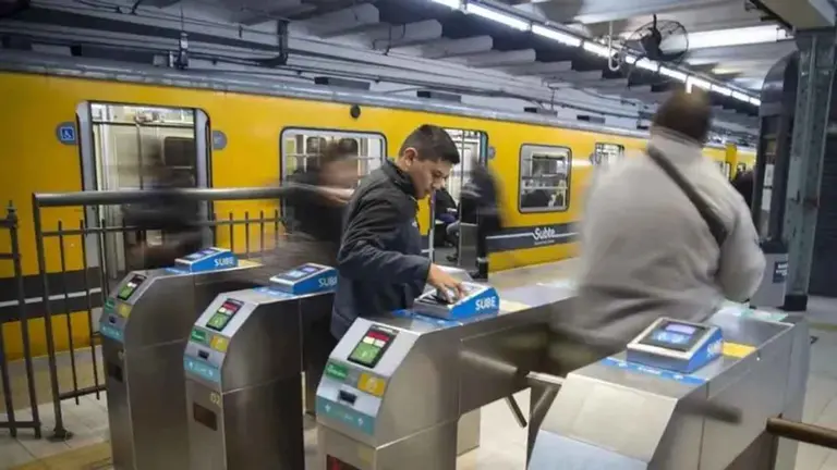 SUBE tiene fallas en la acreditación de recargas y estas son las alternativas disponibles para poder viajar