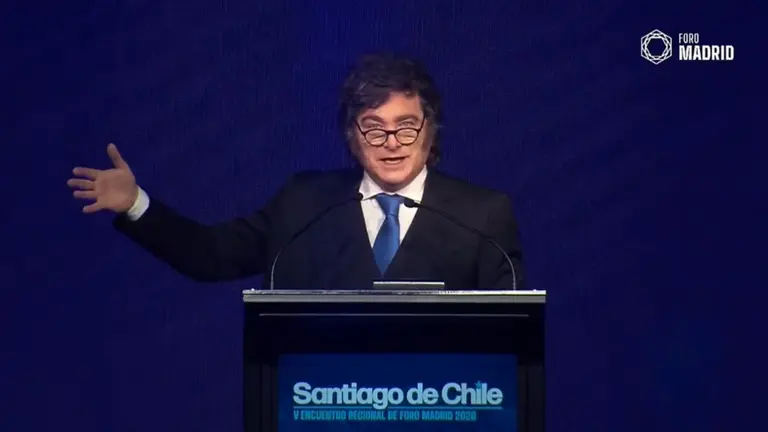 Milei reivindicó el derrocamiento de Allende y lanzó duras críticas contra Pedro Sánchez y Mauricio Macri en Chile