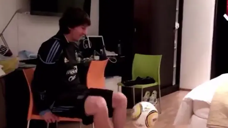 El video inédito de Messi haciendo jueguitos en la habitación durante el Mundial 2010