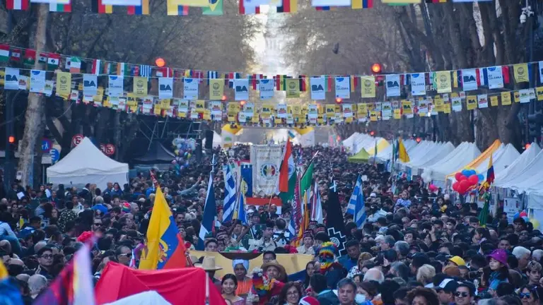 Qué hacer este fin de semana en Buenos Aires: FIBA, Colectividades y más