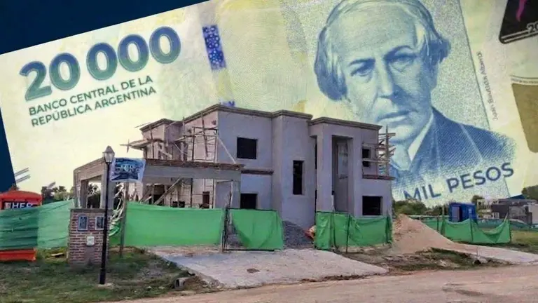 Imagen de una obra en construccion con billete de pesos de fondo