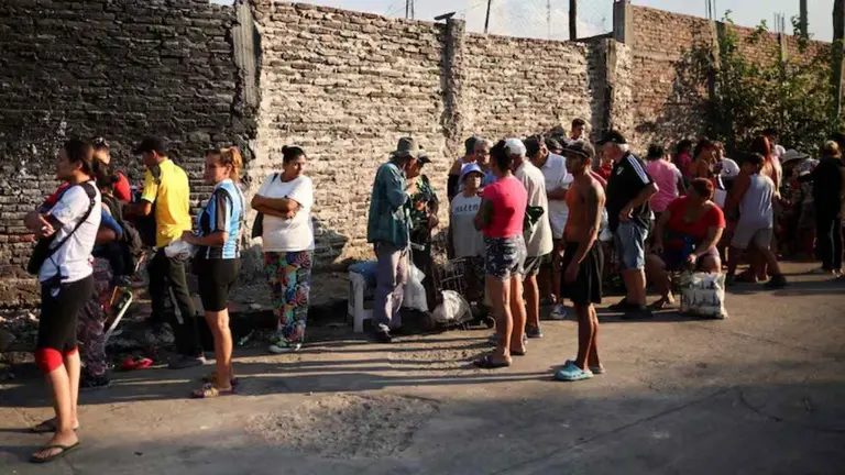 Estiman que la pobreza creció y sumó 1,7 millones de personas en el primer semestre 2026