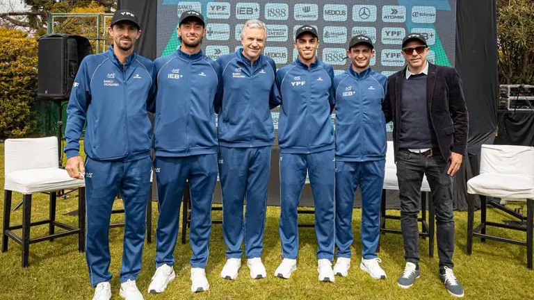 Uno al lado del otro los jugadores argentinos de tenis que juegan la Copa Davis en septiembre 2026