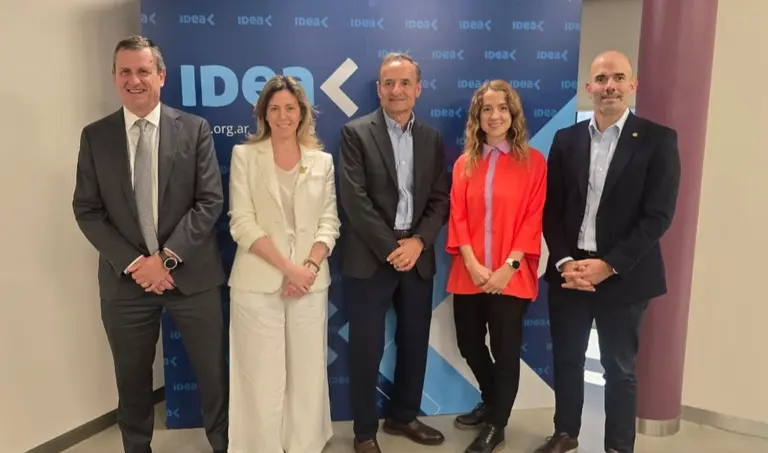Empresarios en coloquio de IDEA
