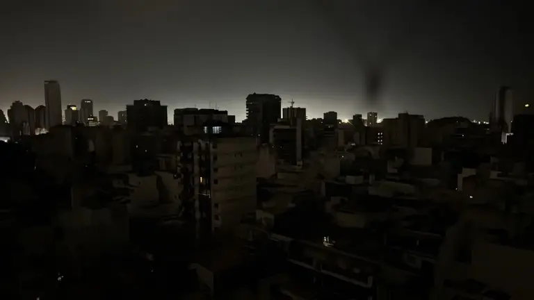 Masivo apagón dejó a miles de usuarios sin luz en la zona norte de CABA y el AMBA