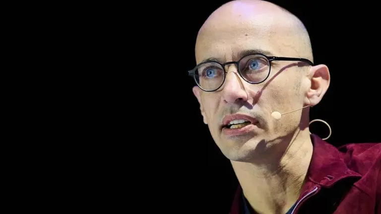 CEO de Shopify advierte por las "granadas de basura" que genera el uso de IA en empresas
