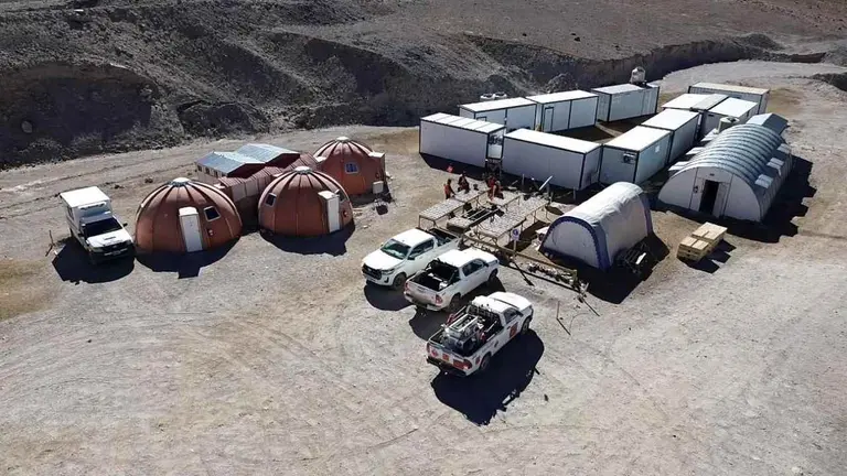 Imagen aérea del campamento Peñas Negras, en La Rioja