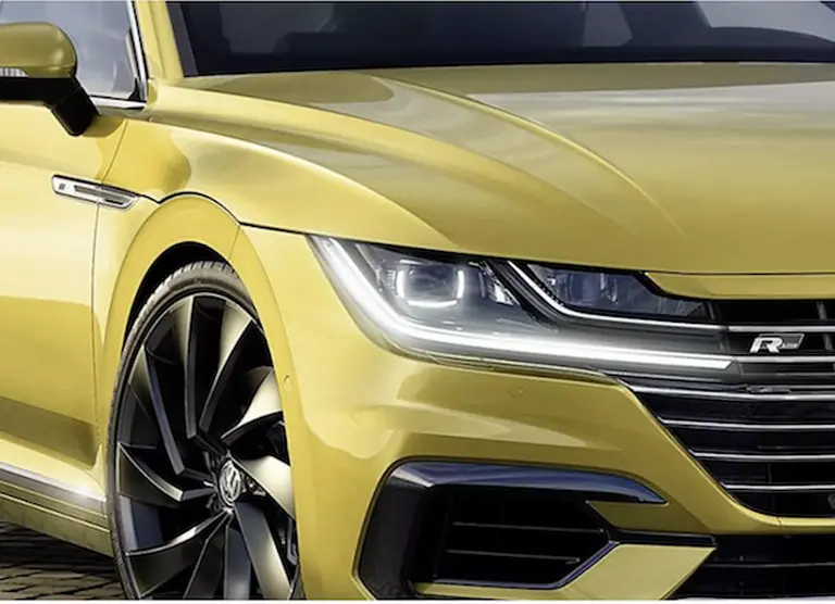 Para evitar multas de tránsito: ¿Qué luces serán obligatorias en los autos para circular, detenerse o doblar?