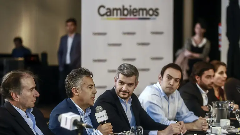 En medio de la crisis económica, Cambiemos realizó una cumbre donde respaldó a Mauricio Macri