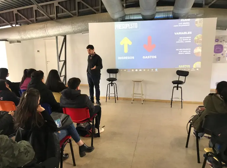 Educación financiera y seminario de economía en Córdoba