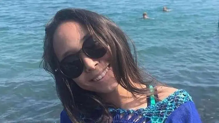 Adolescente muere al dejar el celular debajo de su almohada