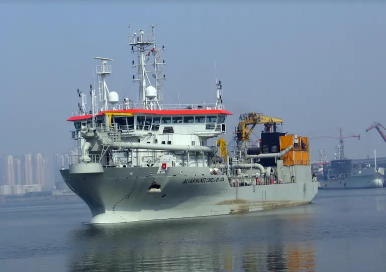 Jan de Nul tendrá a su cargo el dragado de puertos en áreas de Bahía Blanca