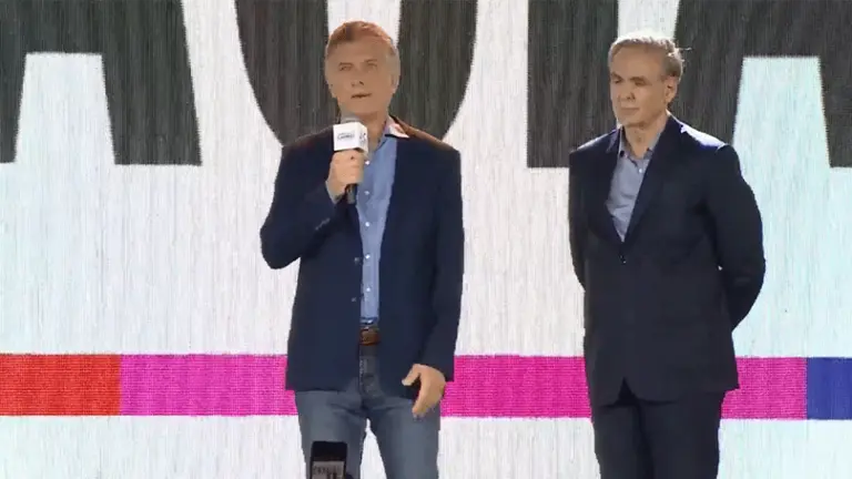 El ingeniero que desafió prejuicios deja el poder y se posiciona como jefe de la oposición