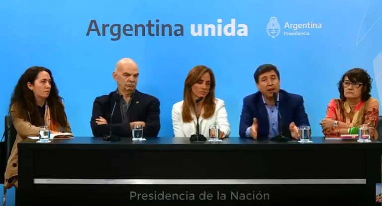 El plan para que los niños argentinos coman: cómo será la tarjeta alimentaria que propone el Gobierno