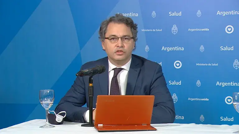 El coronavirus rompió un récord: 904 casos nuevos en un solo día