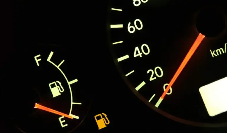 La venta de naftas suma 9 meses consecutivos de desplome y tambalean las estaciones