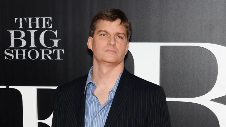 El gurú financiero Michael Burry volvió a Twitter y advirtió sobra una posible burbuja bursátil