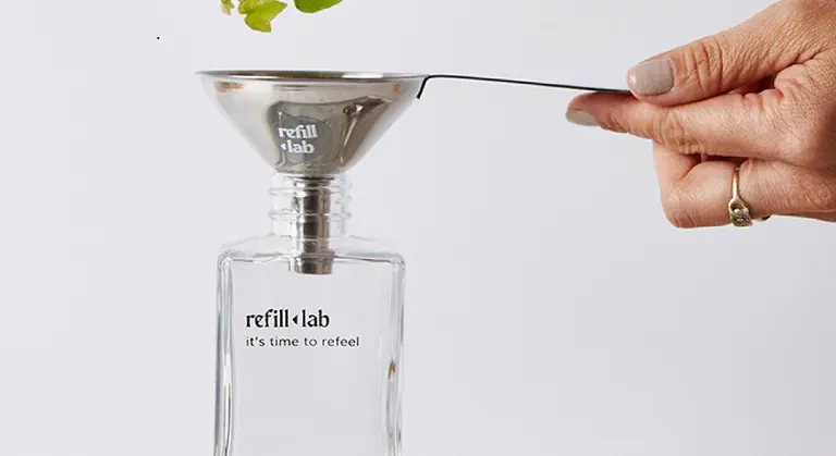 Cómo funciona la primera empresa argentina de refill de productos cosméticos y de hogar