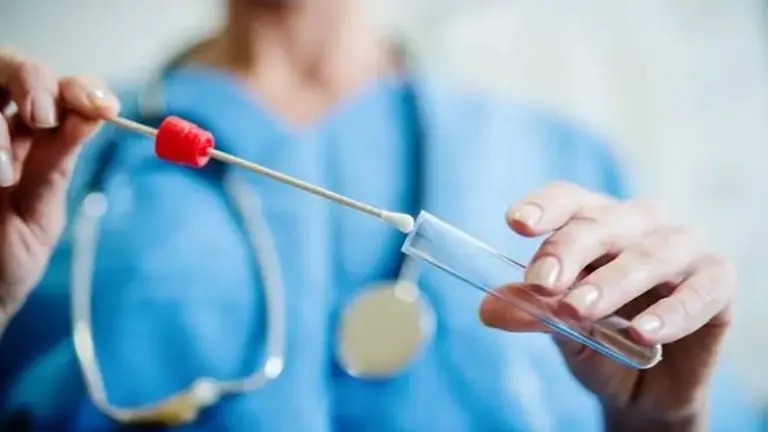 Un experto señaló quiénes mueren por Covid-19 en Argentina y advirtió sobre el riesgo de los testeos