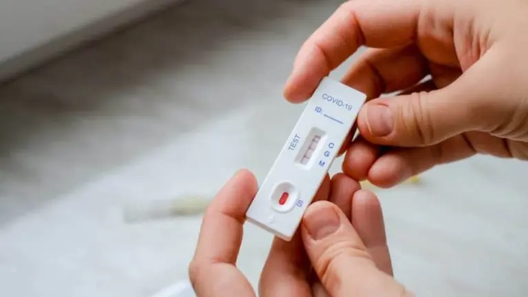 Coronavirus: cómo funciona el práctico test hogareño del que ya habló la ministra Carla Vizzotti