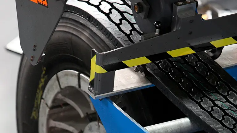 Recapado de neumáticos: ¿cuánta plata se puede ahorrar y cuántos kilómetros duran?