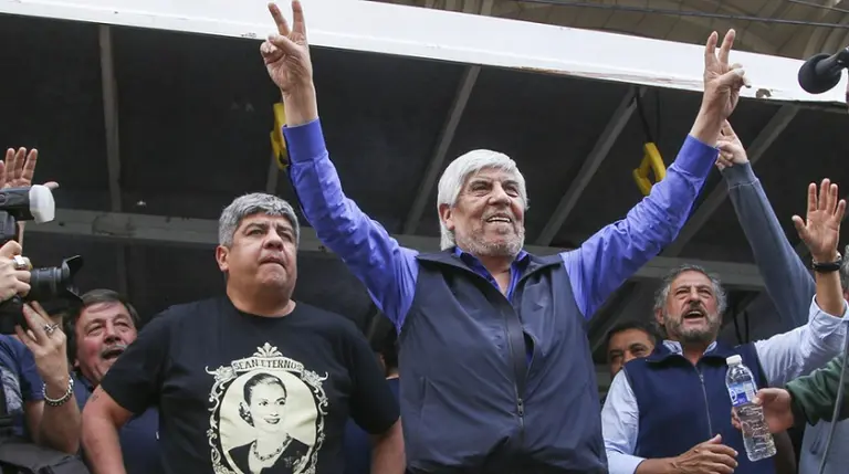 Moyano amenazó con un paro general de Camioneros para el próximo lunes