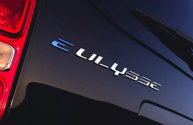 En imágenes: así es el nuevo vehículo eléctrico de Fiat al estilo furgoneta