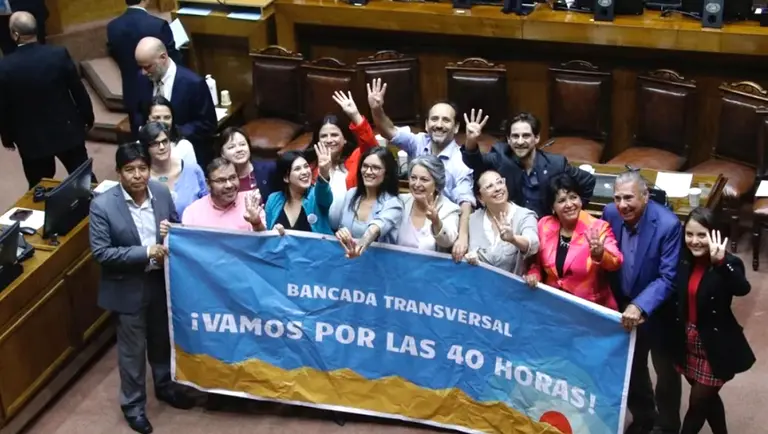 Chile redujo la jornada laboral, en una decisión histórica: cuántas horas por semana trabajarán