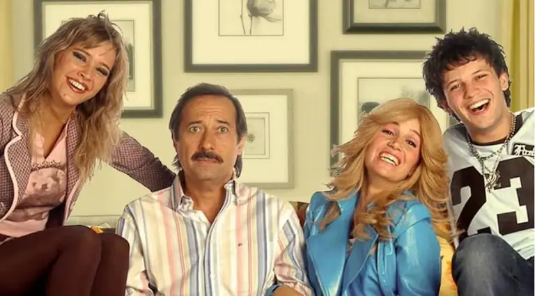 Tras triunfar en la TV y el teatro, Casados con Hijos llegó al streaming: en qué plataforma podés verla