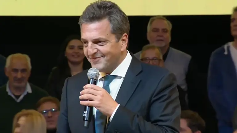 Massa encabezó su primer acto como candidato: "Voy a dejar mi sangre para garantizar el triunfo de Unión por la Patria"