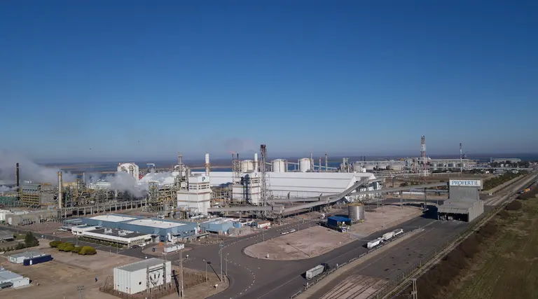 La productora de fertilizantes de YPF advierte sobre "incertidumbre" en las variables económicas