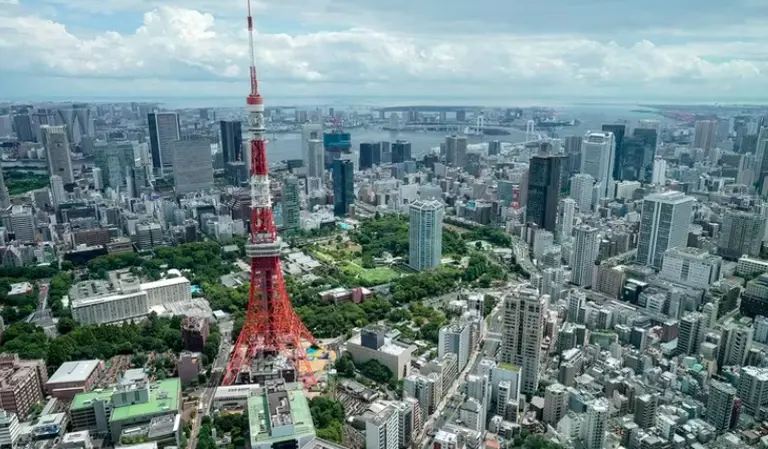 Uno de los países que se puso de moda entre los argentinos impone restricciones al turismo