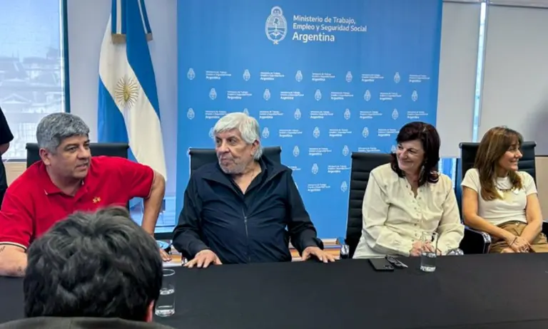 El gremio de Camioneros cerró nuevo aumento de sueldo: de cuánto es y cómo se cobra