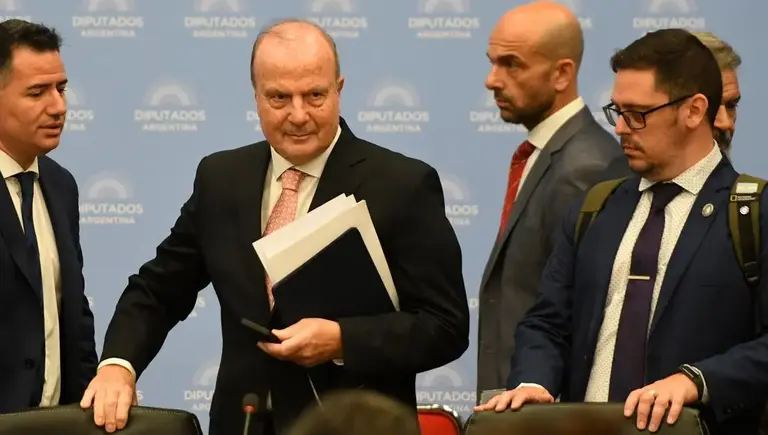 Crisis: Milei echó al ministro de Infraestructura, Guillermo Ferraro, quien habría filtrado información