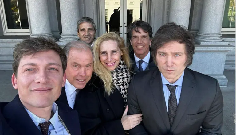 Javier Milei, Karina Milei y Santiago Caputo: el triángulo de decisión que Mauricio Macri no logra romper