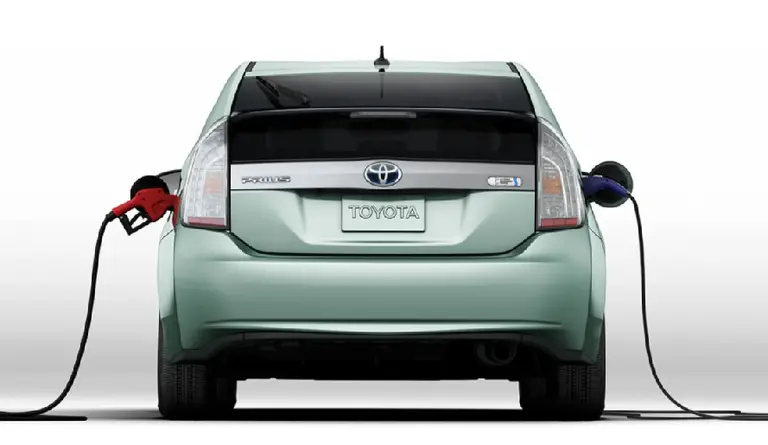 Autos híbridos e híbridos enchufables: ¿Cuál conviene más y qué opciones hay en Argentina?