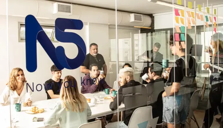 Una empresa revoluciona el mercado de seguros con un inédito plan para evitar estafas con inteligencia artificial