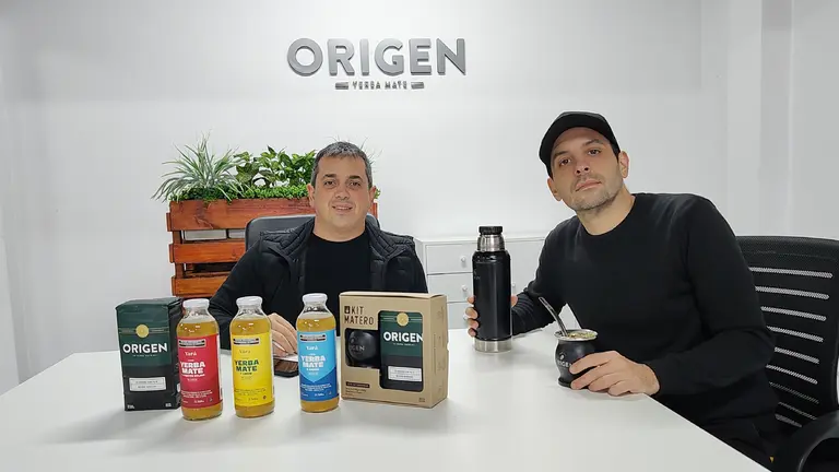 Dos emprendedores lanzan una bebida saludable, sin azúcar y a base de yerba mate