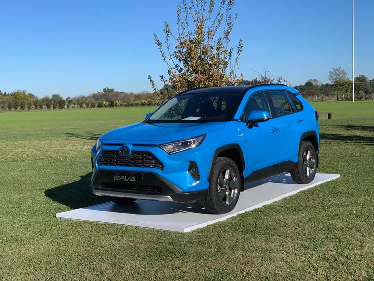 Enterate todos los detalles de la nueva Toyota RAV4 híbrida que ya se vende en la Argentina