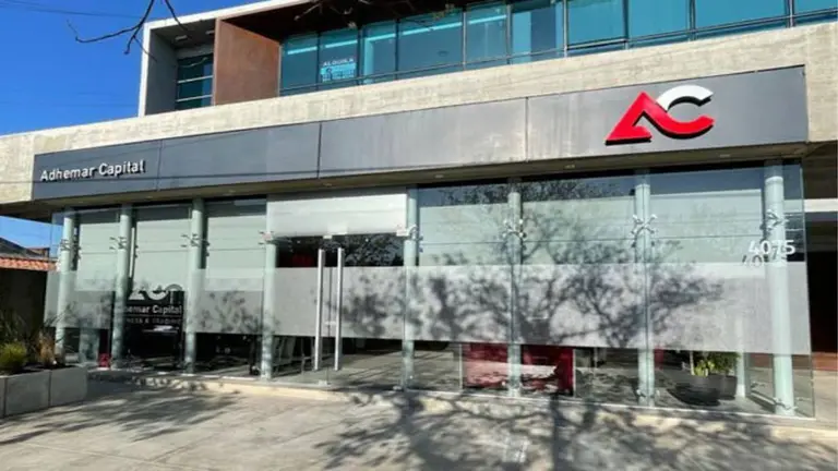 Se suman denuncias contra Adhemar Capital por el posible delito de estafa cripto, ¿que surgió ahora?