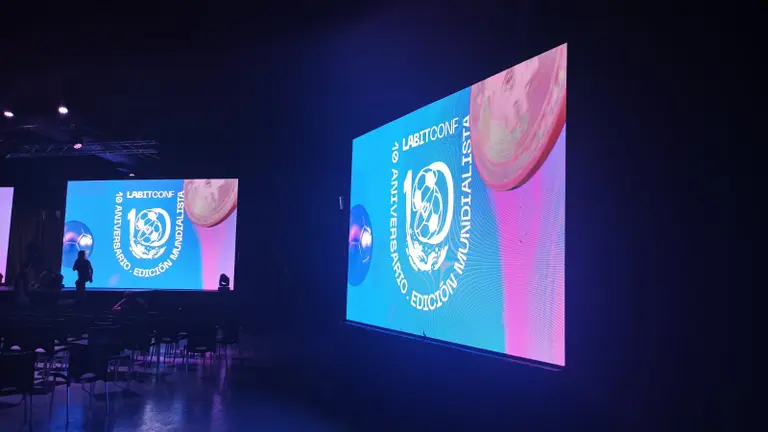 El "superclásico" que se vivió en Labitconf 2022: DeFi vs. CeFi y las consecuencias del colapso de FTX