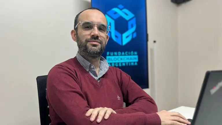 Caso Adorni y Bitcoin: Deus ex machina y blockchain como excusa