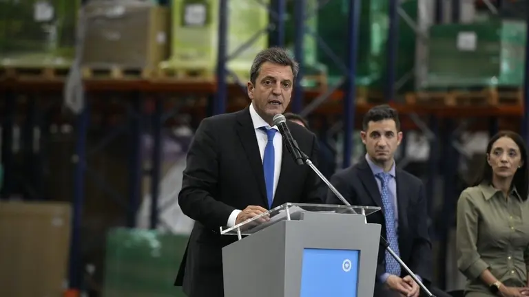 El triunfo de Massa y una ironía en la Bolsa: por qué se benefició la empresa del "amigo del alma" de Macri