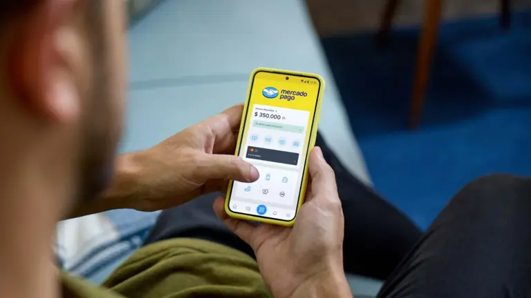 Llega un gigante europeo, PayPal se argentiniza y Mercado Pago mira a Frávega para vestirse de banco