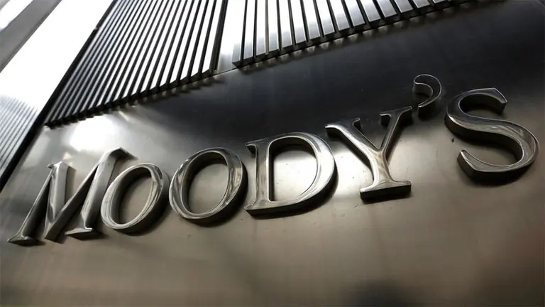 Moody's podría subir la calificación crediticia de Argentina: cómo afectará a los ahorristas y en qué convendrá invertir