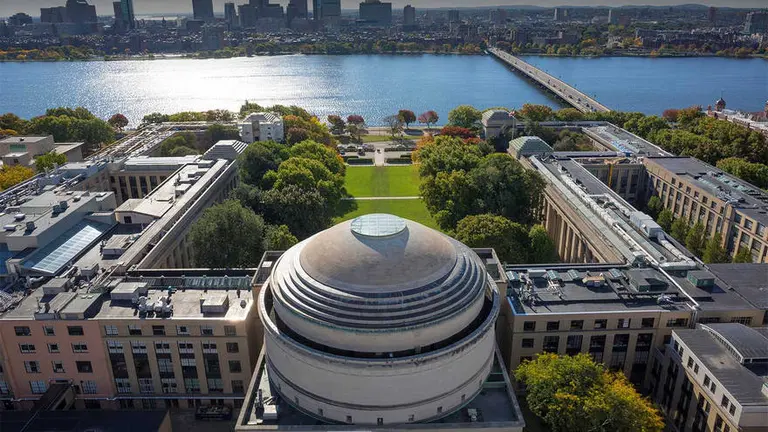 Educación del futuro: el MIT invierte mil millones de dólares en una nueva universidad