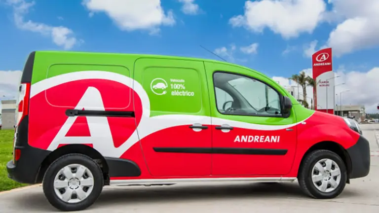 Los vehículos eléctricos ponen primera en Argentina: Andreani suma dos unidades a su flota